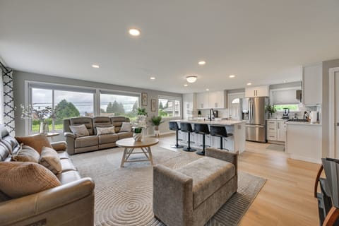 Des Moines Vacation Rental | 3BR | 2BA | 1,200 Sq Ft