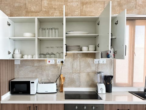 Luxury Villa, Balcony, Ocean View | Private kitchen