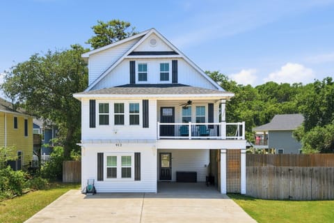 Welcome to Coastal Unwind by KEES Vacations!