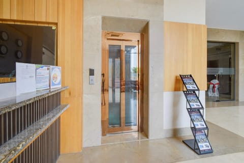 House | Lobby