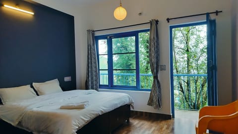 Deluxe Double Room, Balcony, Mountain View
