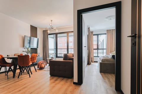 Deluxe Apartment, Courtyard View | Living area