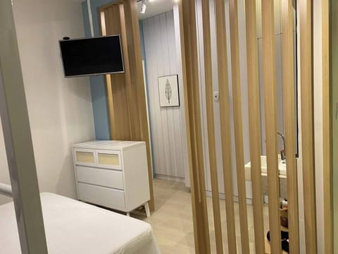 Studio, Kitchenette, Beachside | Blackout drapes, iron/ironing board, WiFi (free)