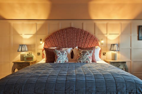 Fancy | In-room safe, desk, iron/ironing board, WiFi (free)