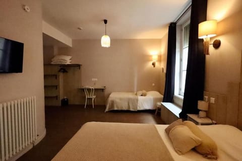 Family Triple Room | Desk, WiFi (free)