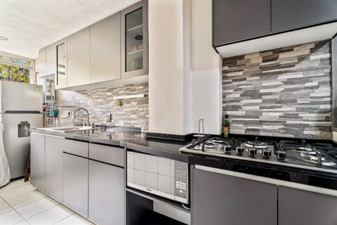 Comfort Apartment, Balcony, City View | Private kitchen