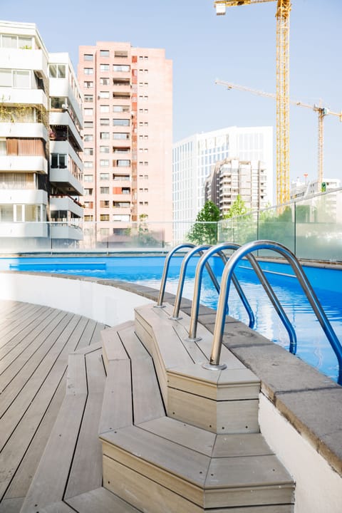 Apartment | Pool | Seasonal outdoor pool