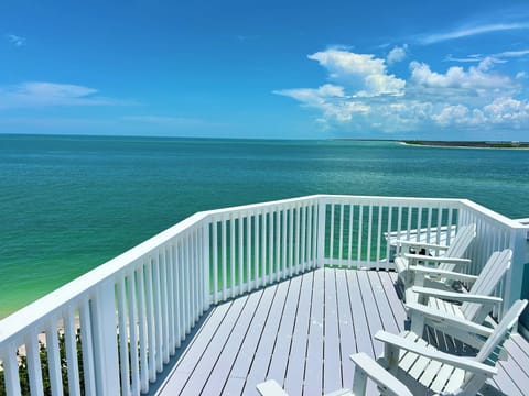 Crows Nest Deck-top of the house with 360 views