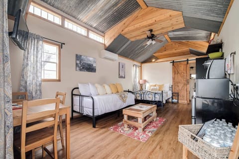 Cabin, 1 Queen Bed with Sofa bed (OAK1841-Cabin 3) | 1 bedroom, individually decorated, individually furnished, bed sheets