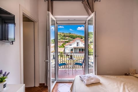 Standard House, 3 Bedrooms, Balcony (Casa Floris 3 En-Suite Doubles) | 3 bedrooms