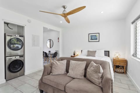 Welcome to Marina Row 3 - A stylish studio retreat