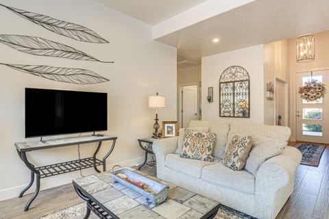 Kanab Vacation Rental | 3BR | 2BA | 1,400 Sq Ft | Threshold Step to Enter