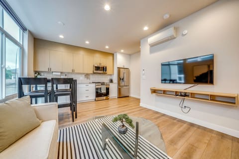 Seattle Vacation Rental | 2BR | 2BA | 1,064 Sq Ft