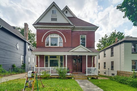 Omaha Vacation Rental | 4BR | 3.5BA | 3,000 Sq Ft