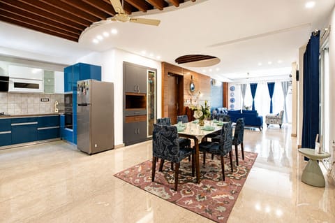 Apartment (2 Bedrooms) | Living area