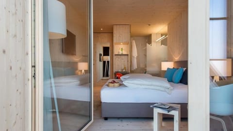 Double Room | Living area | Flat-screen TV