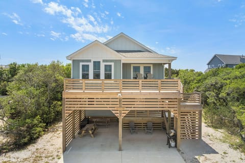 HIAV13: The Green Turtle and the Nest | Front Exterior