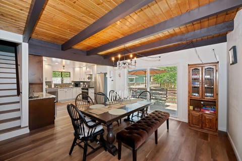 Cabin, Multiple Beds, Mountain View (Natures Peak) | Dining