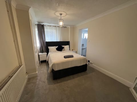 2 bedrooms, WiFi (free)