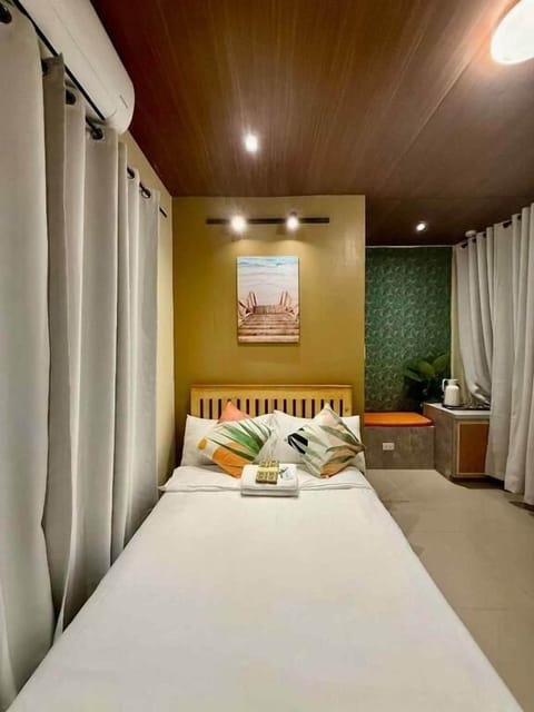 Deluxe Double Room, 1 Double Bed, Private Bathroom | WiFi (free)