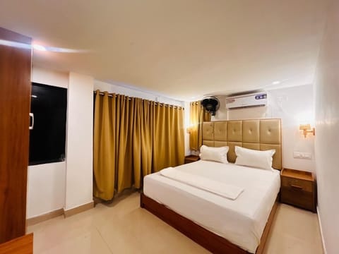 Deluxe Double Room, City View