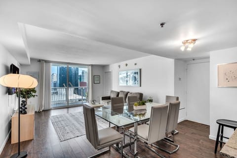 2-web-or-mls-1200BrickellBay#2915-1