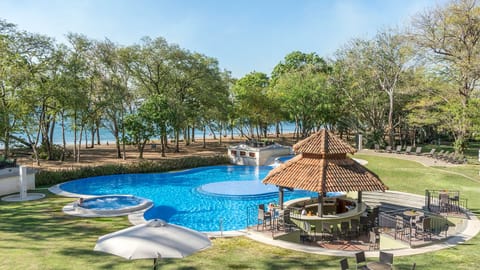 2 outdoor pools, pool umbrellas, sun loungers