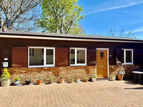 The Retreat, Niton; Single Storey property