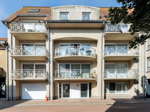 Residential Area, Urban Area, Neighbourhood, Town, Home, Apartment, Street, Urban Design, Mixed-Use, Balcony