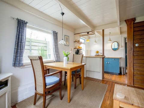 Apartment | Dining