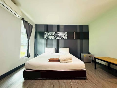 Double Room | Desk, laptop workspace, WiFi (free), bed sheets