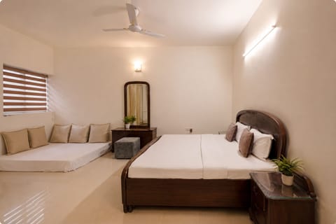Apartment (2 Bedrooms) | 2 bedrooms, bed sheets
