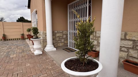 Apartment, 4 Bedrooms, Accessible | Exterior detail