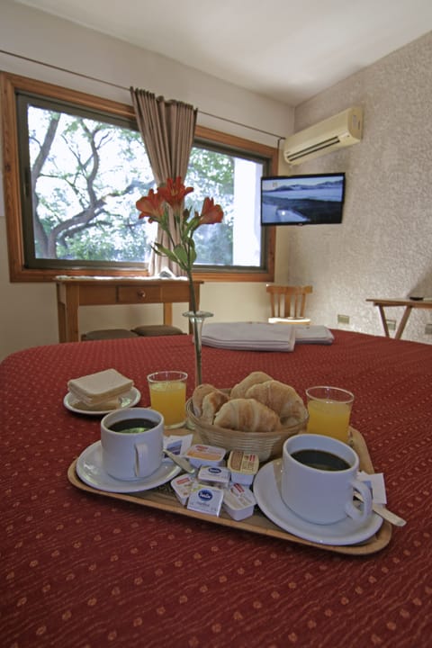 Double Room | Premium bedding, minibar, in-room safe, desk
