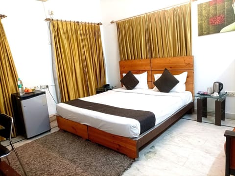 Deluxe Room (AC) | WiFi (free)