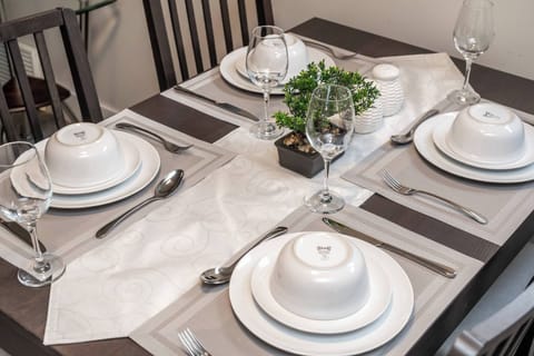 Apartment, 2 Bedrooms, Balcony | Dining