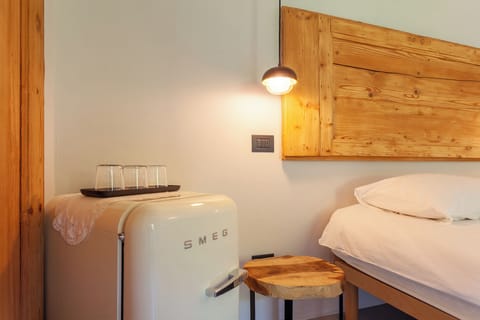 Triple Room | Premium bedding, desk, soundproofing, WiFi (free)