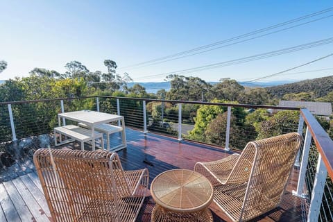 The upper deck pairs sweeping Derwent River views with a peaceful setting for alfresco dining, quiet reading, or simply watching the landscape change throughout the day.