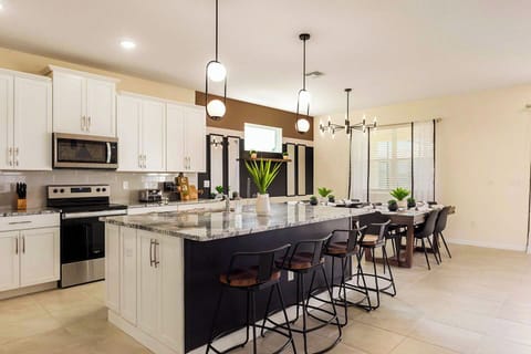House, Patio, Courtyard View | Private kitchen
