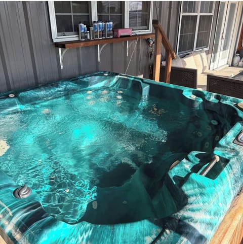 Indoor spa tub