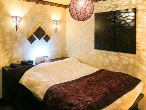 Moderate Double Room (Smoking Allowed) | WiFi (free), bed sheets