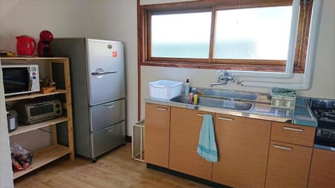 Shared fridge, shared microwave