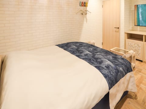 Pretty Double Room (Smoking Allowed) | WiFi (free), bed sheets
