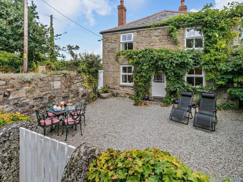 The pretty exteriorof this rural cottage - close to nature and not far from the coast