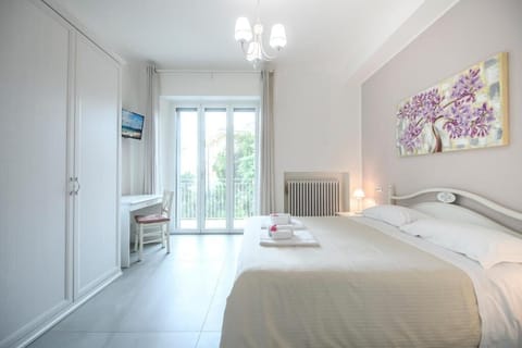 Deluxe Double Room, Balcony | WiFi (free)