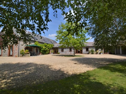 Looking towards the cottages