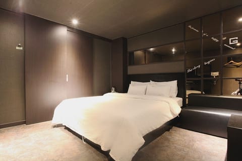 Standard Double Room | WiFi (free)