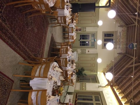 Lunch and dinner served, Regional cuisine