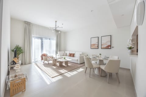Apartment, Balcony | Living area