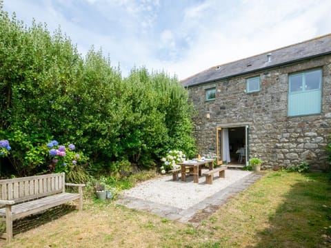 This is a stunning country cottage with a lovely enclosed garden